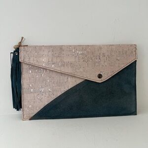 YOUNIQUE Metallic Cork Envelope Style Clutch Bag Tassel Snap Closure Event Chic